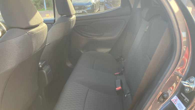 Toyota Yaris 1.5 Hybrid Design 5dr CVT Hybrid Hatchback